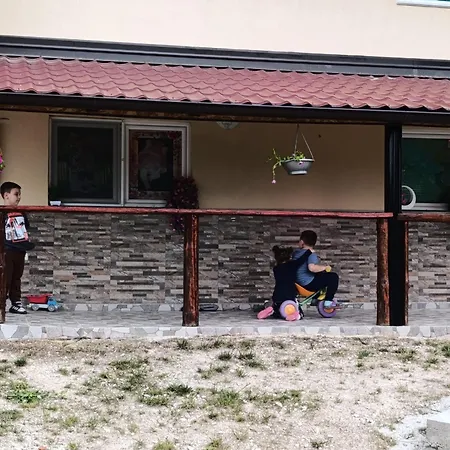 Ranc Kobas 게스트하우스 *